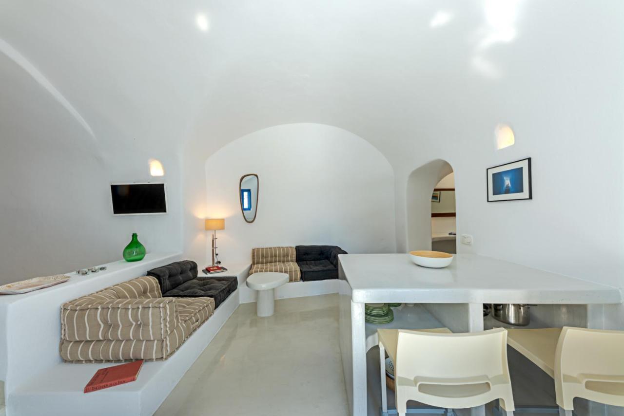 Crown Of Fira Villa Фиростефани Екстериор снимка